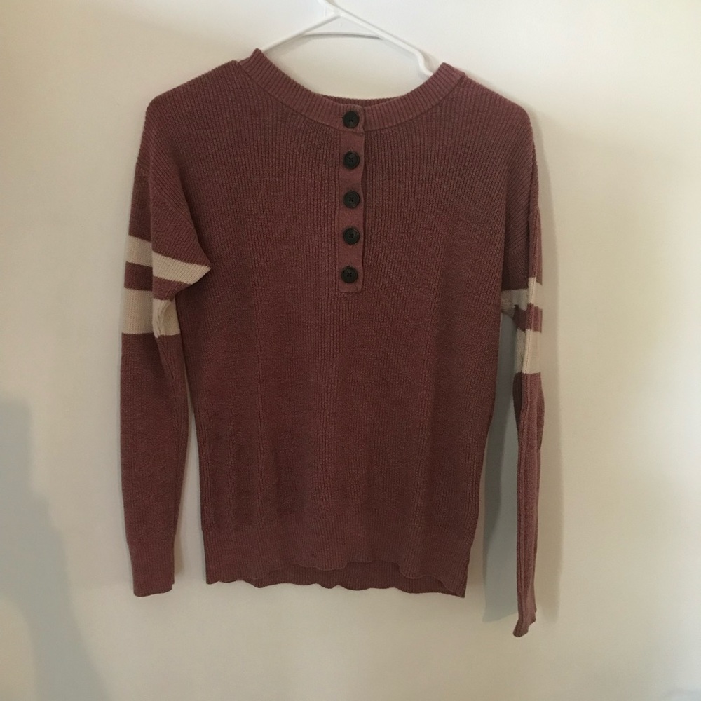 WOMEN’S AMERICAN EAGLE HENLEY SWEATER